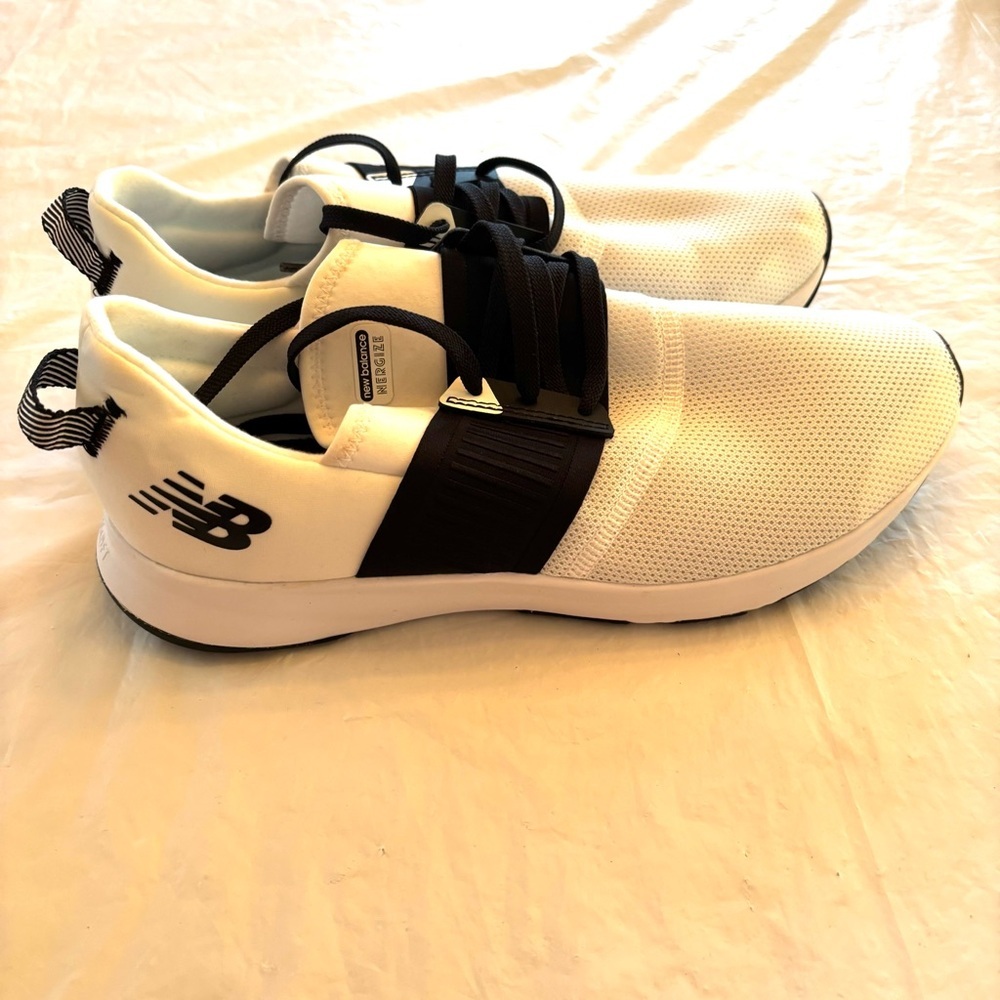 NWOT New Balance Dynasoft Nergize v3 White and Black Sneakers SZ 10 - Picture 3 of 12